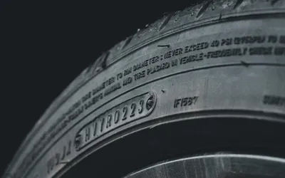 Run-Flats vs. Standard Tires in 2026 — When the Run-Flat Tax Is Worth It, and When It Isn't