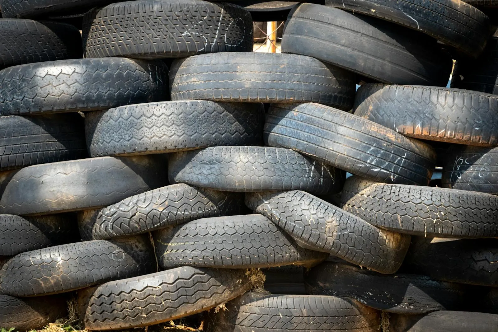 UTQG Ratings Explained — What Treadwear, Traction, and Temperature Numbers Really Tell You