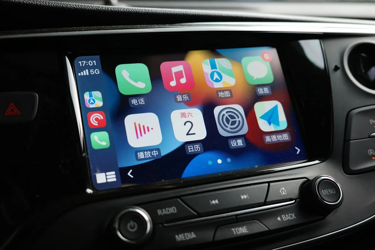 Wireless CarPlay Adapters and Phone Mounts: Easy Tech Upgrades for Older Cars